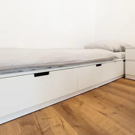 Lehastays - I 4 Einzelbetten Apartment *